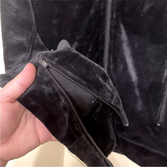 BCBG Max Azria Y2K Black Velour Logo Embellished Track Jacket Size P/S 2000s - Picture 3 of 5